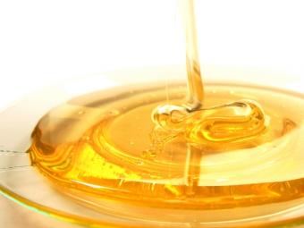 Nu neglija mierea! Beneficiile dovedite ale consumului de miere cruda